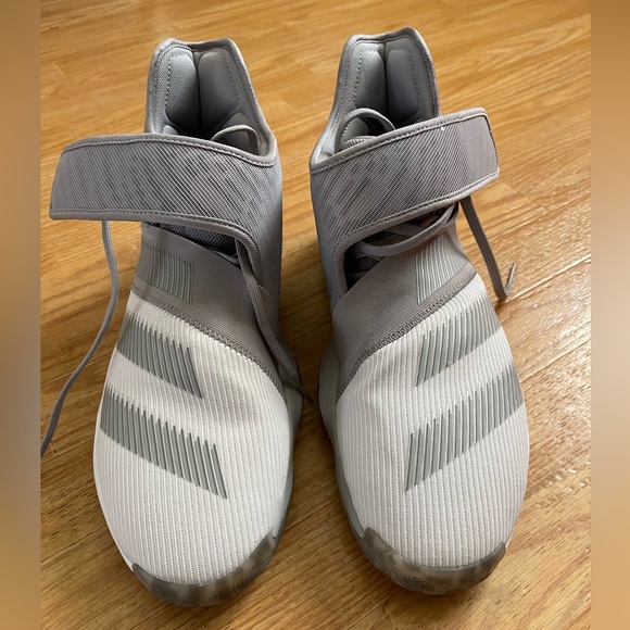 Men’s Adidas Harden B/E 3 basketball shoes, gray/white, size 10 - Picture 4 of 10